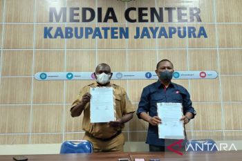 Pemkab Jayapura dan Telkomsel jalin kerja sama tarif retribusi menara