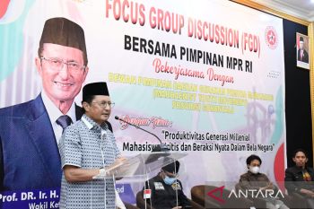 Fadel Muhammad minta mahasiswa bersikap lebih kritis