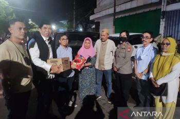 AAS Fondation dan IKA Unhas salurkan bantuan kemanusiaan korban kebakaran