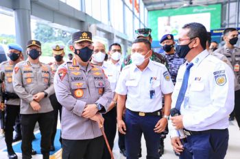 Kapolri tinjau Stasiun Pasar Senen cek kesiapan pengamanan arus mudik