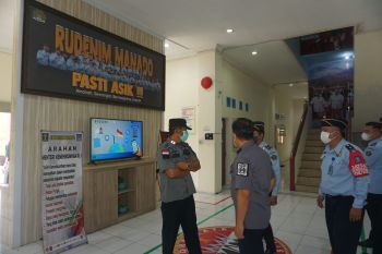 Kakanwil Kemenkumham Sulut cek sarana prasarana tiga satuan kerja