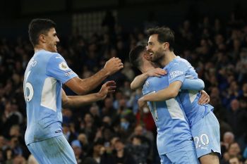Man City kembali ke puncak klasemen setelah gilas Brighton 3-0