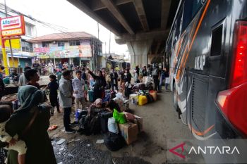 Pemudik asal Bekasi hari ini mulai padati perusahaan otobus