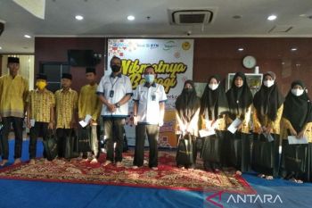 BTN bantu peralatan shalat untuk Ponpes Ar-Rahmah Pekanbaru, sambut Idul Fitri dengan suka cita