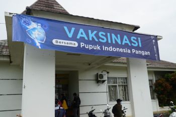 Pupuk Indonesia Pangan gelar vaksinasi booster di Karawang