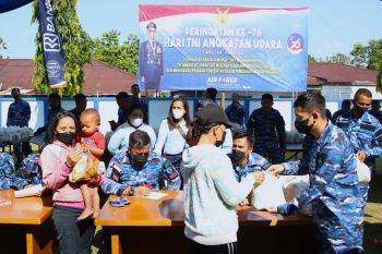 Masyarakat sambut baik pasar murah Lanud Sam Ratulangi