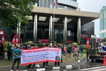 Gelar unjuk rasa, mahasiswa desak KPK periksa Mardani H Maming