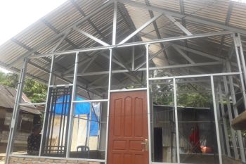 Demi  Lebaran, korban gempa di Pasaman Barat bangun hunian mandiri