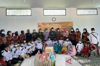 LPP Kendari-Kemenkumham dan DWP berbagi semboko menjelang Lebaran