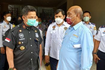 KNKT: Pengendara roda dua bawa anak-anak didahulukan naik kapal