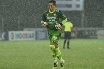 Biisa antar jemput anak sekolah, kiper Persib bahagia