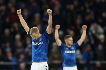 Van de Beek tak bela Everton