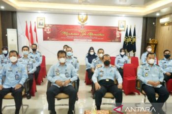 Pegawai Kemenkumham Sumsel serahkan zakat fitrah Rp52 juta