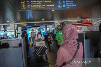 Arus mudik H-7 di bandara Husein Sastranegara