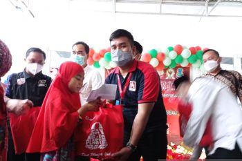 Kobalorasi Alfamidi &amp; Media salurkan Paket Ramadhan bantu anak panti asuhan di Manado