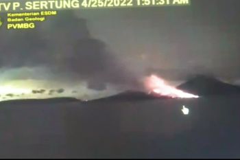Status Gunung Anak Krakatau naik menjadi Level III