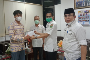 Sekwan DPRD Sumbar salurkan bantuan anak yatim jelang Idul Fitri