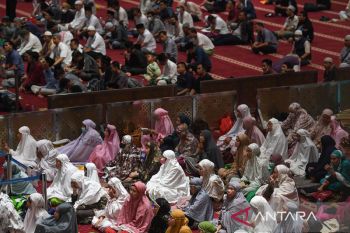 Iktikaf di Masjid Istiqlal