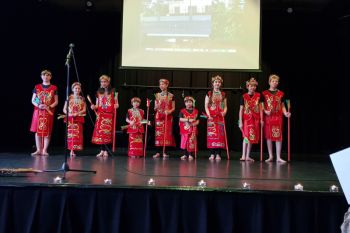 Masyarakat Indonesia di Swedia rayakan Hari Bumi gunakan budaya Dayak