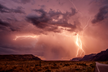 Wisatawan asal Bekasi tewas disambar petir saat berkemah