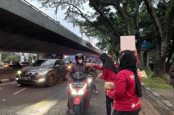 Gandeng komunitas JBZ Kabupaten Tasikmalaya, Dompet Dhuafa Jabar bagi-bagi takjil eco green