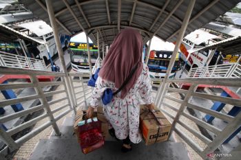 Arus Penumpang di Terminal Bungurasih