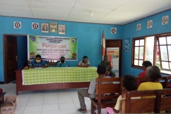Babinsa bantu awasi pendistribusian bantuan langsung tunai di Kampung Rim