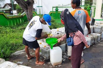 Disperindag Kulon Progo gelar operasi pasar minyak goreng di Jangkaran