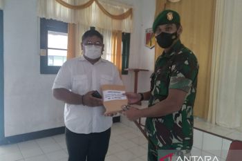 Dandim Sangihe serahkan dana perawatan jenazah kepada tiga ahli waris
