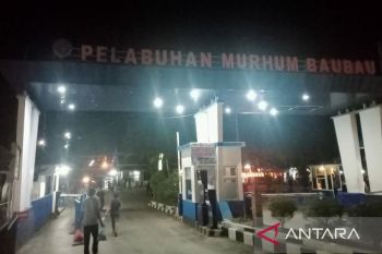 KM Gunung Dempo muat 1.100 pemudik tiba di Pelabuhan Baubau