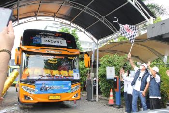 Kimia Farma berangkatkan ratusan pemudik program bersama BUMN 2022