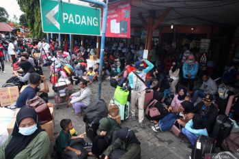 Arus mudik di Terminal Kalideres