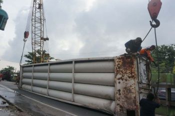 Dua orang dilaporkan tewas dalam kecelakaan beruntun di Semarang