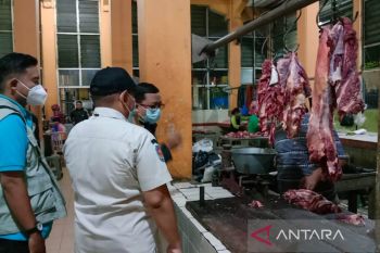 Lima pedagang daging di pasar Yogyakarta tidak lengkapi herkeuring