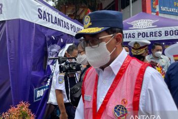 Transportation Minister reviews preparations for Eid exodus in Gadog