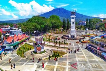 Pemkot Bukittinggi raup Rp2 miliar dari kunjungan wisatawan selama libur Lebaran