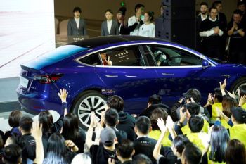 Tesla tarik lagi 14.684 mobil model 3 di China karena picu tabrakan
