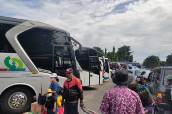 Terminal Kalideres siapkan bus bantuan