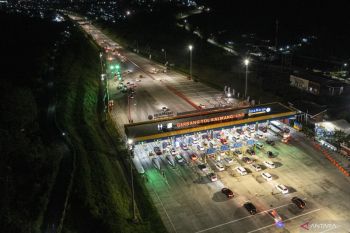 Gerbang Tol Kalikangkung ramai lancar