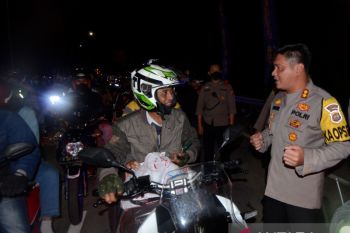 Pengawalan pemudik bersepeda motor di Lampung