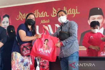 PDIP salurkan beras gratis untuk delapan kabupaten