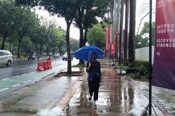 BMKG prediksi hujan disertai petir guyur Jakarta Rabu malam