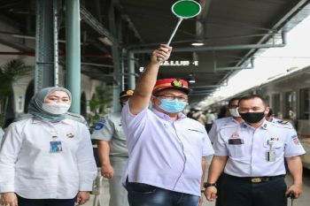 Pemudik Bersama BUMN 2022 dengan mod KA kembali diberangkatkan