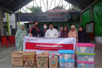 Alfamidi peduli, berikan santunan panti asuhan dan pondok pesantren