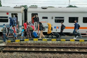 Arus kedatangan penumpang di Daop 6 Yogyakarta H2 Lebaran masih cukup tinggi