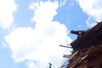 PLN gerak cepat pulihkan jaringan listrik terdampak kebakaran di Desa Renda