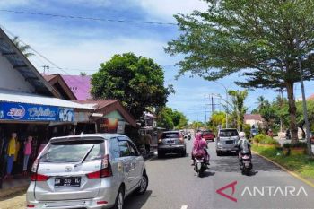 Arus lalu lintas di Pariaman pada terpantau ramai lancar