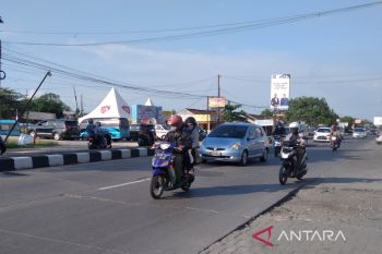 Arus lalu lintas Jalur Pantura Timur Kudus masih sepi