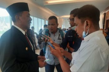 Bupati Pesisir Selatan pastikan sanksi pungli di kawasan wisata