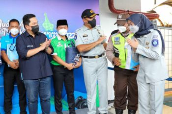 Tinjau arus mudik Stasiun Senen, Erick Thohir sebut kepadatan makin berkurang